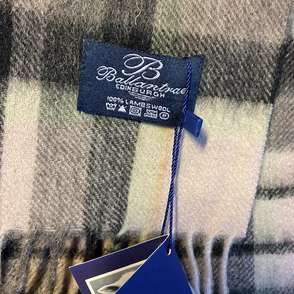 Ballantrae Edinburgh Lambswool scarf. Brand New with tag